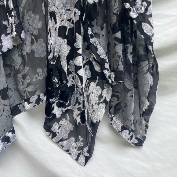 Cato black and gray floral super soft shawl, one size - Picture 4 of 8